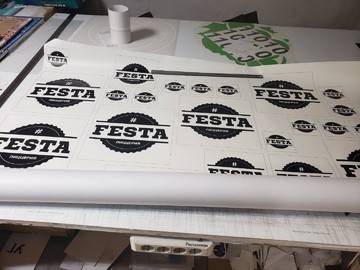 УФ печать наклеек с вырубкой